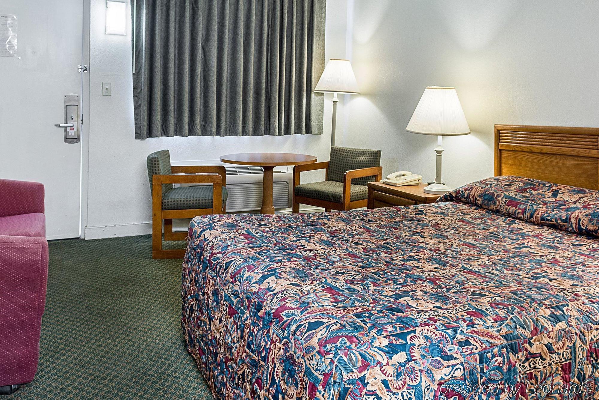 Gateway Inn Templeton Екстер'єр фото
