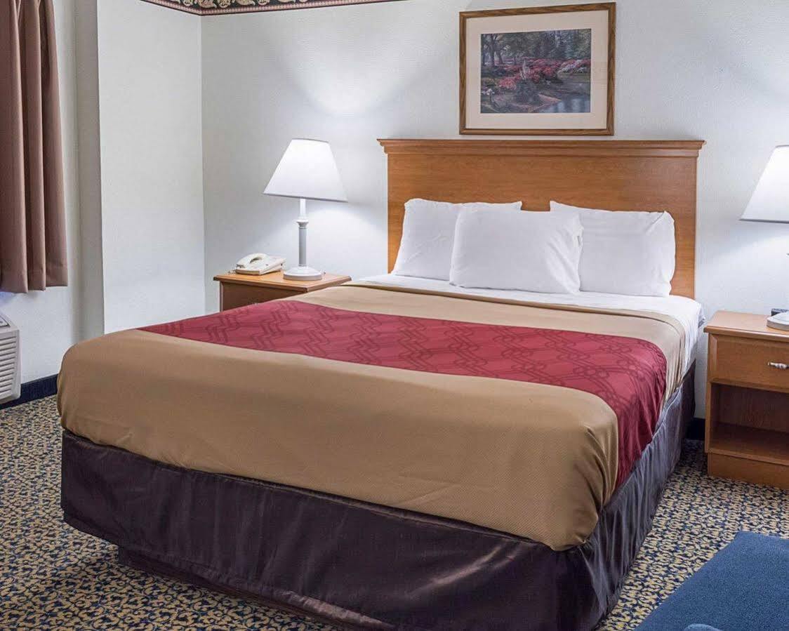Gateway Inn Templeton Екстер'єр фото