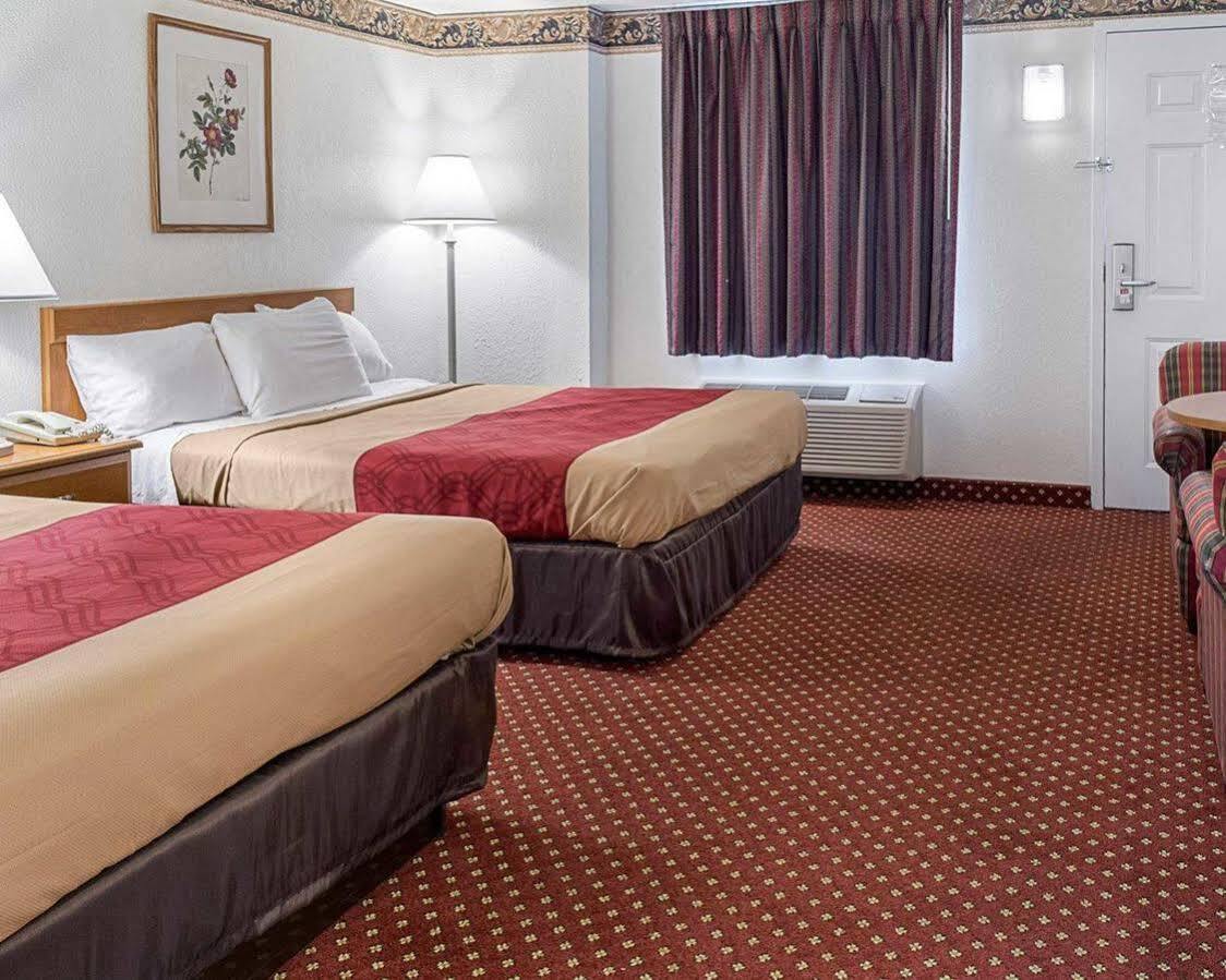 Gateway Inn Templeton Екстер'єр фото