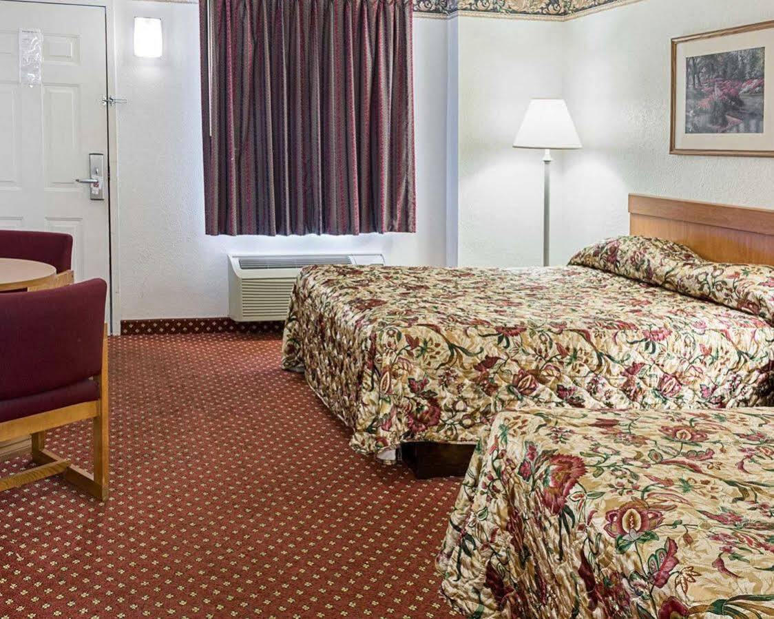 Gateway Inn Templeton Екстер'єр фото