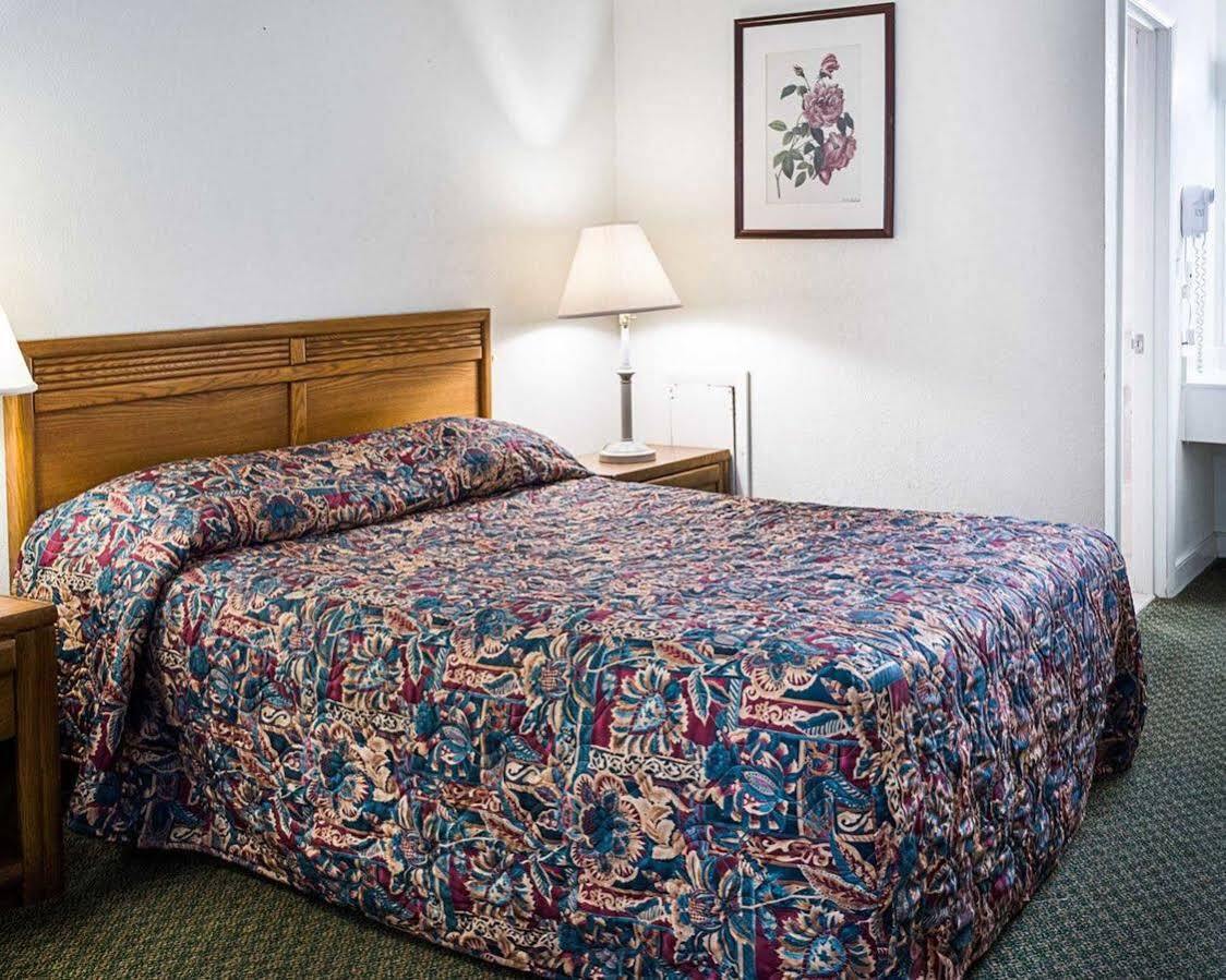 Gateway Inn Templeton Екстер'єр фото